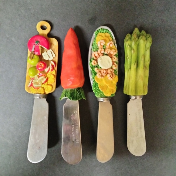 Boston Warehouse Stainless steel set of four cheese spread knives - Picture 1 of 3